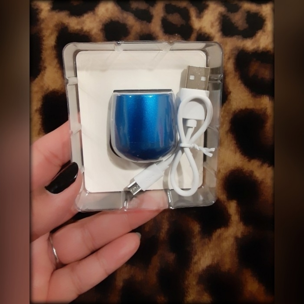 🎶 Red Dot Award Winning Speaker 🎶 - Picture 8 of 14